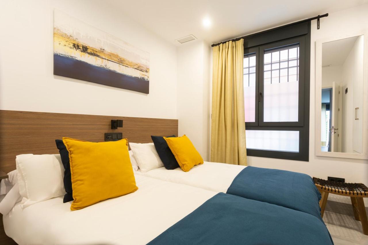 Apartamentos Bajeles Sevilla Urban מראה חיצוני תמונה