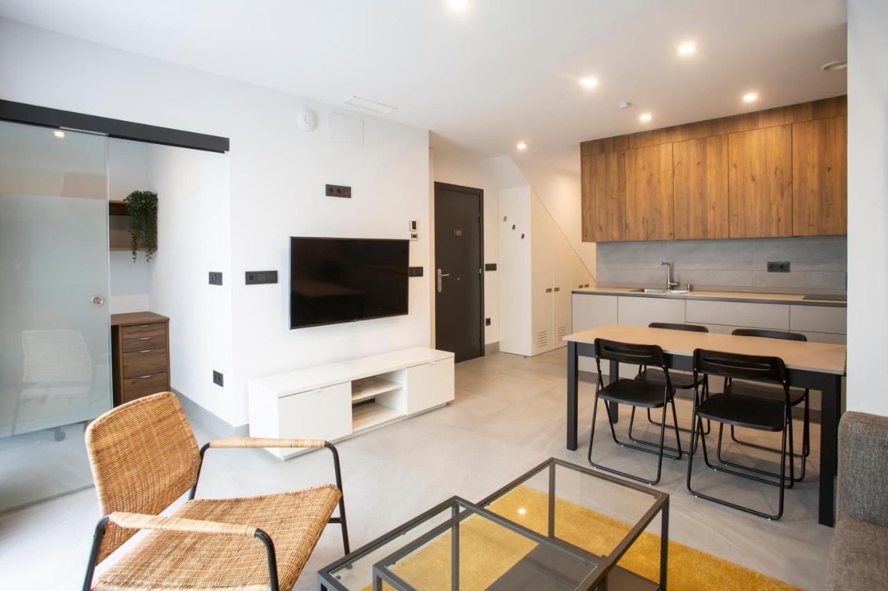 Apartamentos Bajeles Sevilla Urban מראה חיצוני תמונה