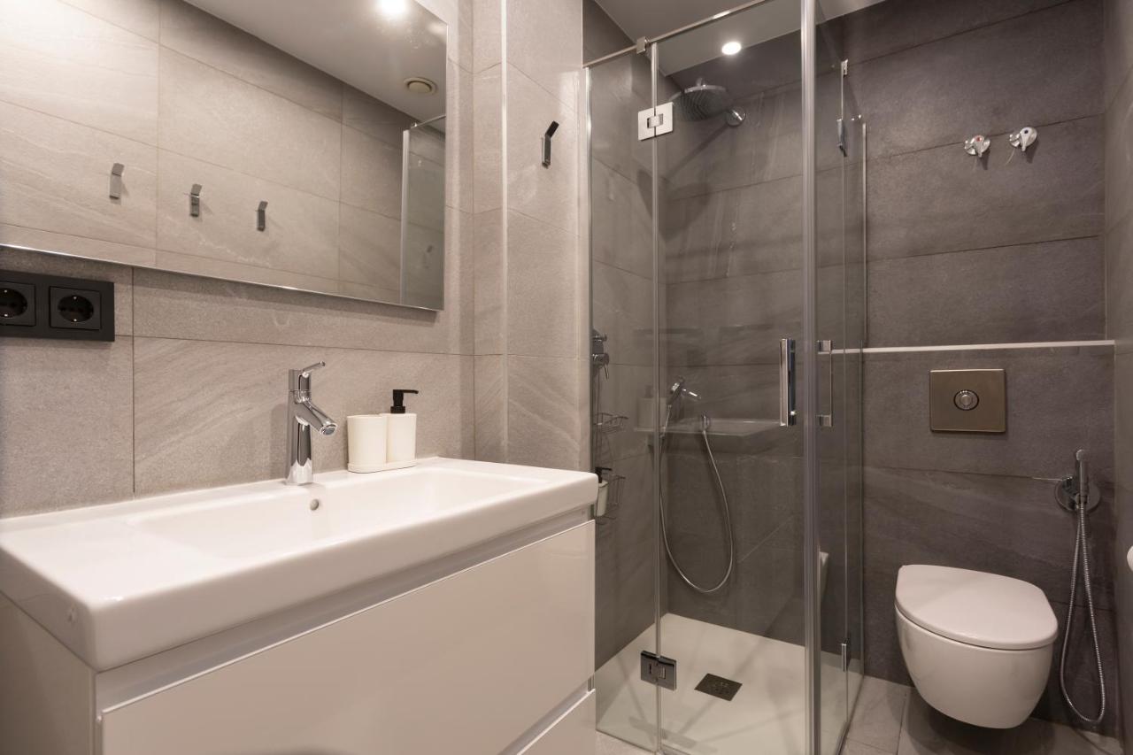 Apartamentos Bajeles Sevilla Urban מראה חיצוני תמונה
