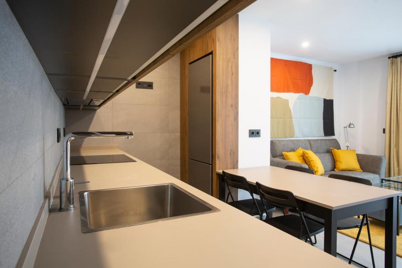 Apartamentos Bajeles Sevilla Urban מראה חיצוני תמונה