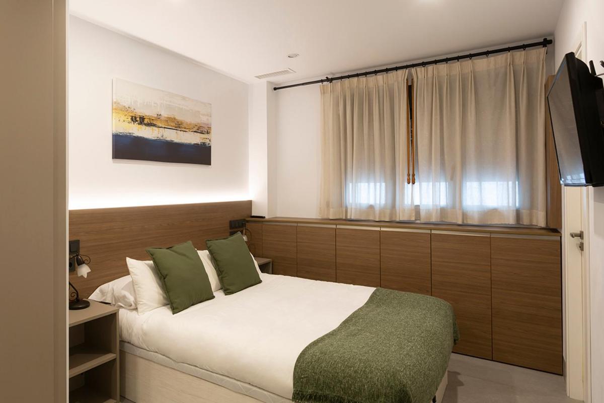 Apartamentos Bajeles Sevilla Urban מראה חיצוני תמונה