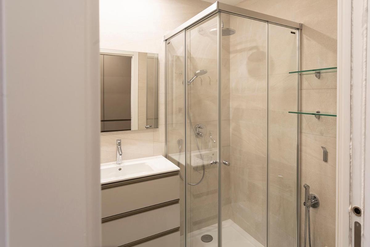 Apartamentos Bajeles Sevilla Urban מראה חיצוני תמונה