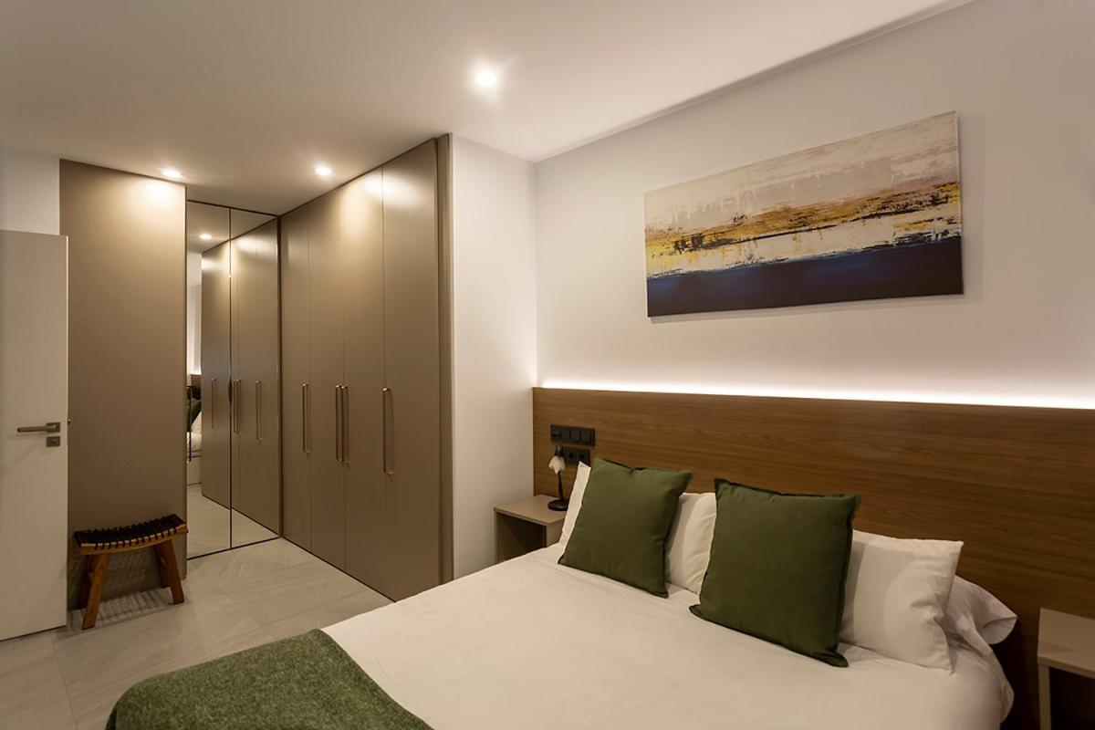 Apartamentos Bajeles Sevilla Urban מראה חיצוני תמונה